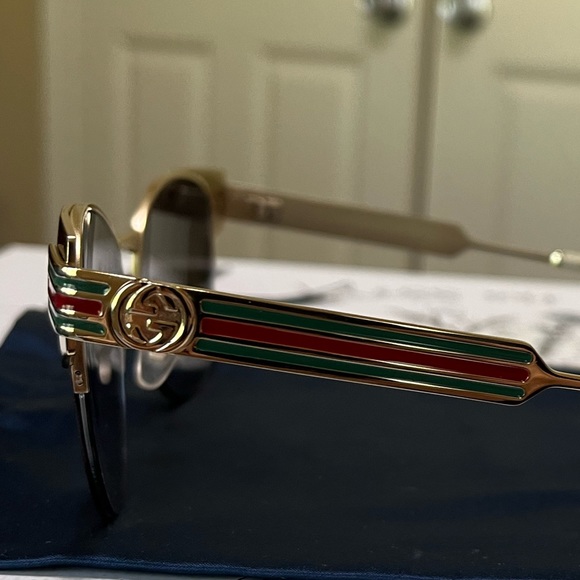 NEW GUCCI Sunglasses✨Authentic Gold Frame Gray Cat Eye Lenses GG0521S - Picture 11 of 15